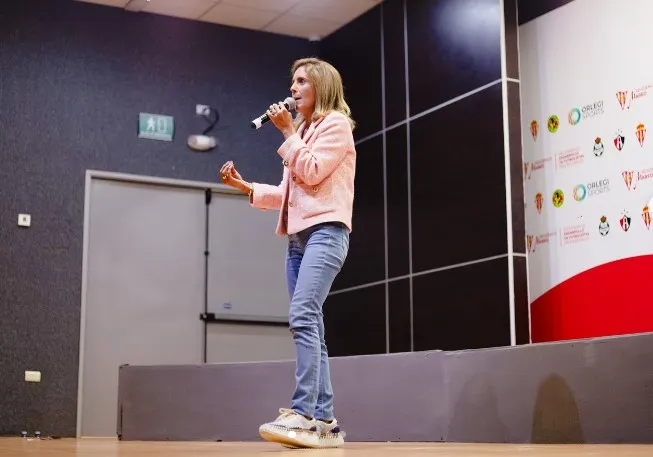 Laura Kalb de Irarragorri durante la charla