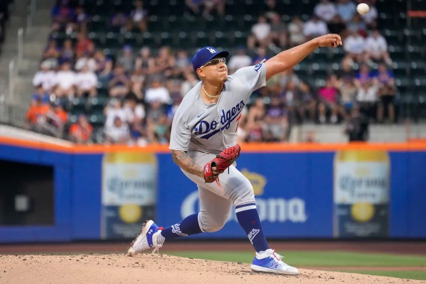 AP Urias en su regreso a la cancha