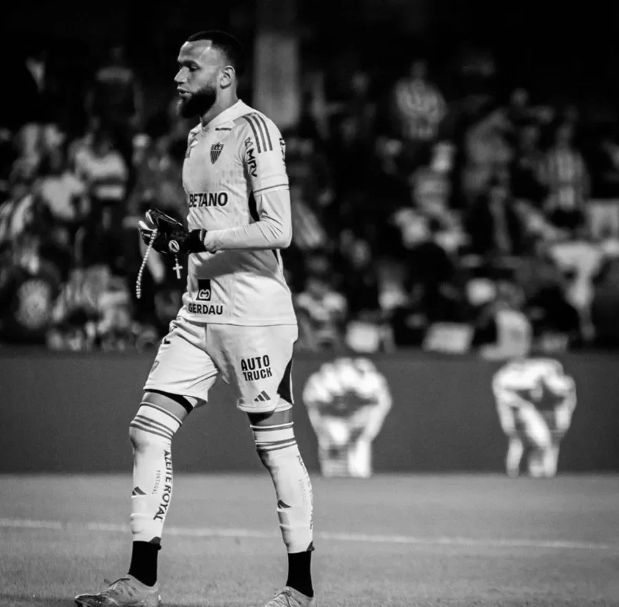 Everson sufrió comentarios racistas