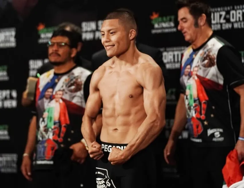 Pitbull Cruz previo a un combate