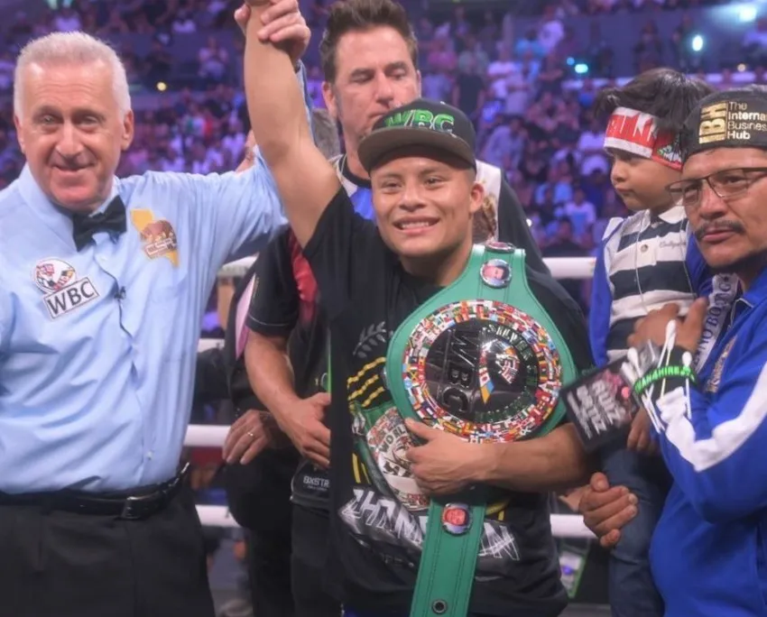 Pitbull Cruz tras una victoria