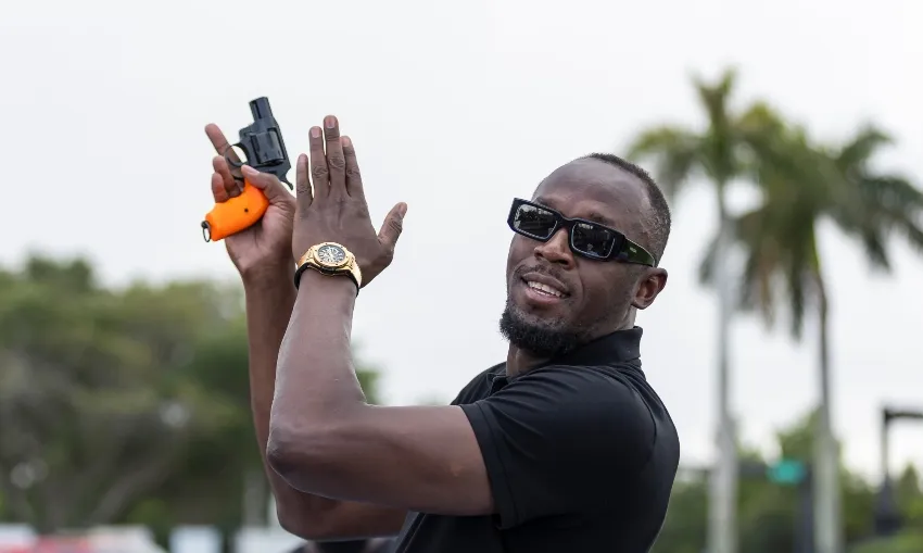 Usain Bolt devela su estatua
