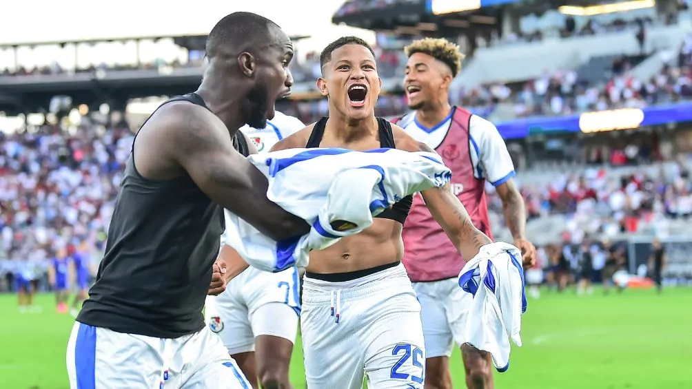 Los panameños celebran el triunfo ante Estados Unidos