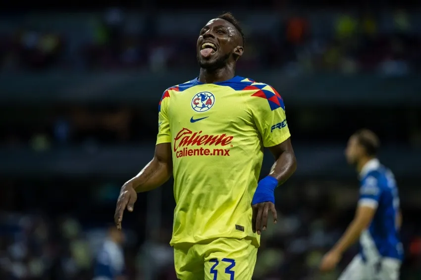 Quiñones en su debut con América