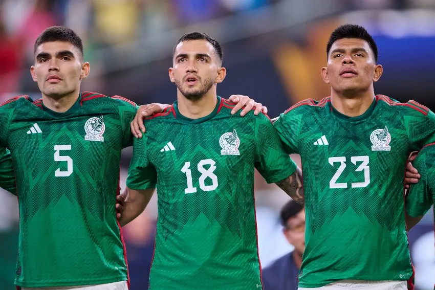 Vásquez, Chávez y Gallardo, titulares en la Final de la Copa Oro