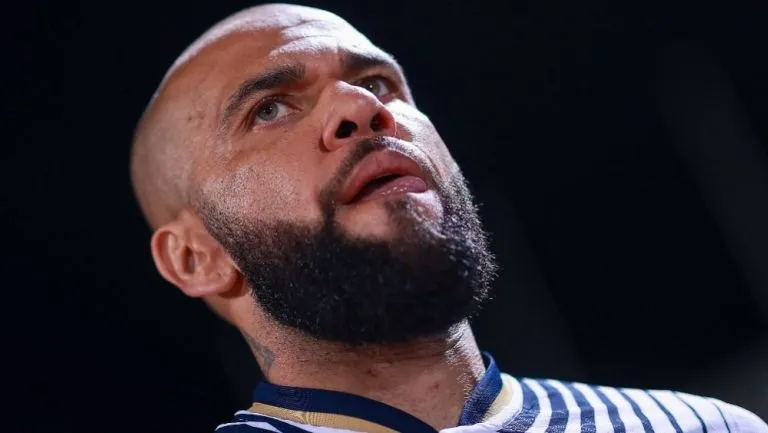 Dani Alves vive un infierno en la cárcel