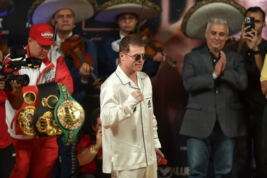 La botella de vino que pagó es bastante cara