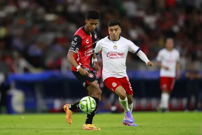 MEXSPORT Ozziel Herrera durante un partido con Atlas
