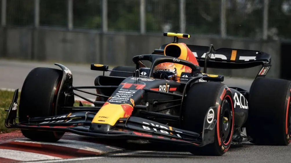 El RB19 de Checo Pérez durante la temporada 2023