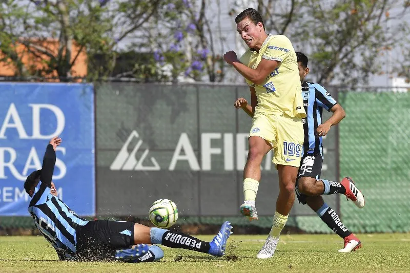 MEXSPORT Esetabn Lozano en las fuerzas básicas del América