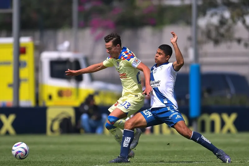 MEXSPORT Esteban Lozano jugando en las fuerzas básicas del América