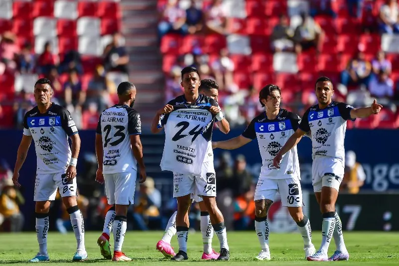 Querétaro celebrando contra el San Luis