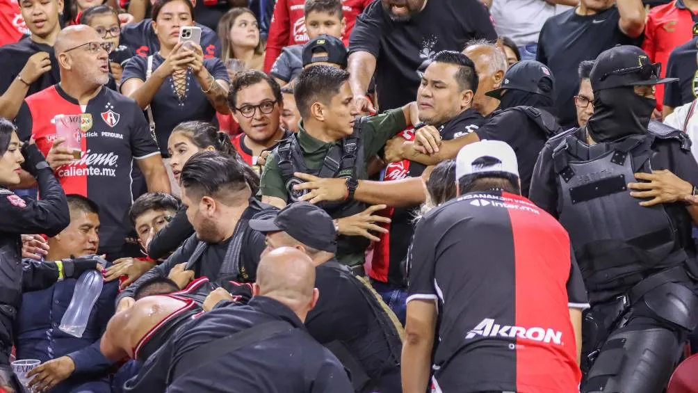 Aficionados del Atlas se vuelven a pelear