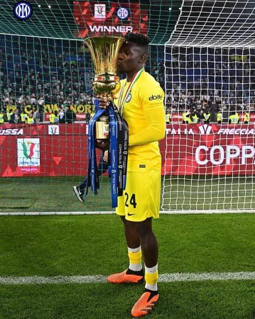 Onana celebrando el título con el Inter de Milán