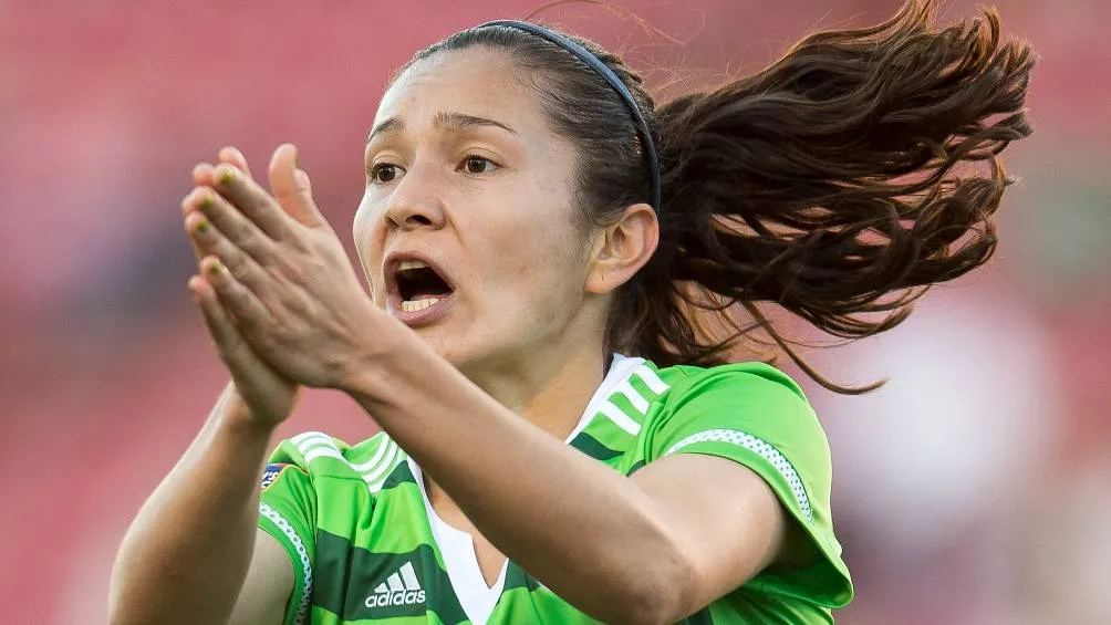 Desirée Monsiváis en partido con el Tri