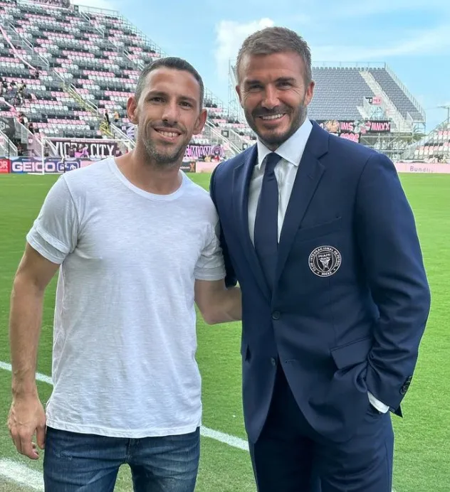 Maxi Rodríguez junto a David Beckham