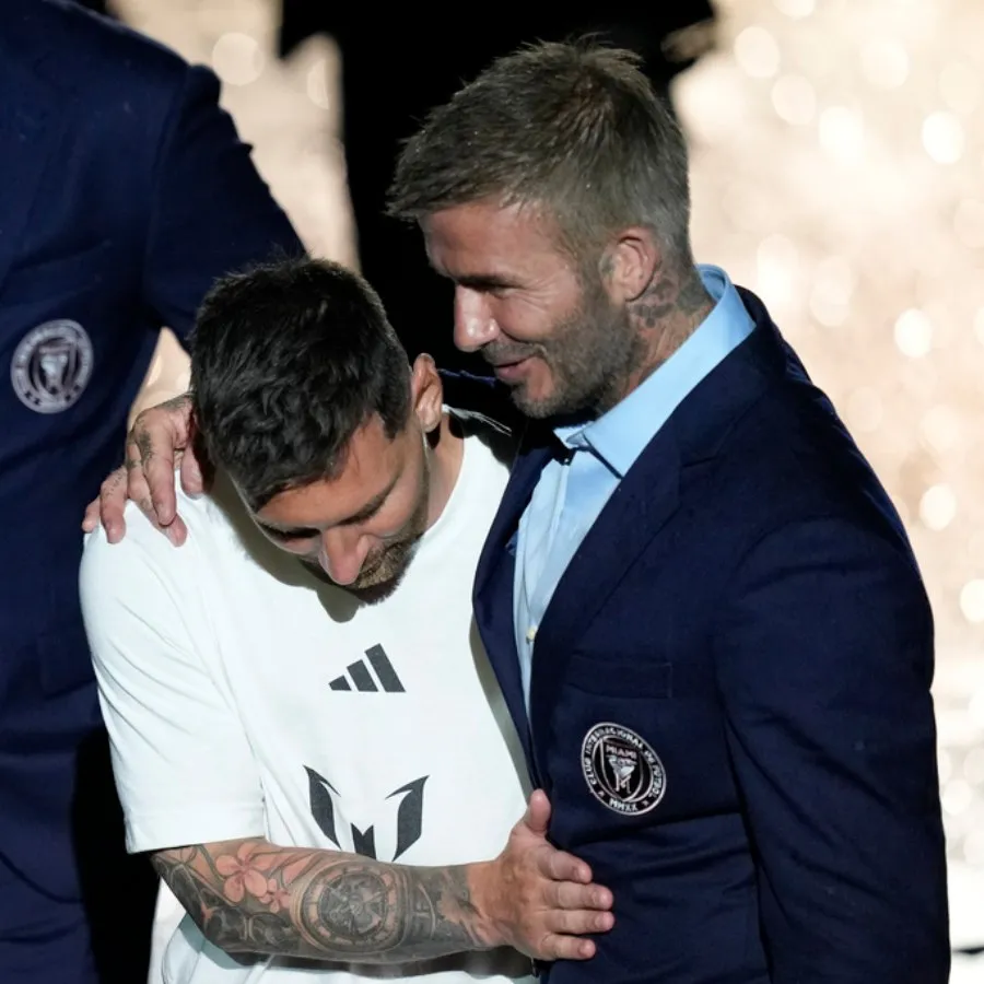 AP Leo Messi con David Beckham