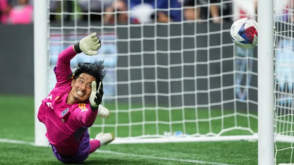 AP El arquero sólo detuvo dos disparos