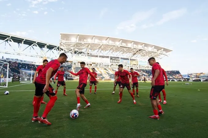 Xolos calentando previo al juego contra Philadelphia Union