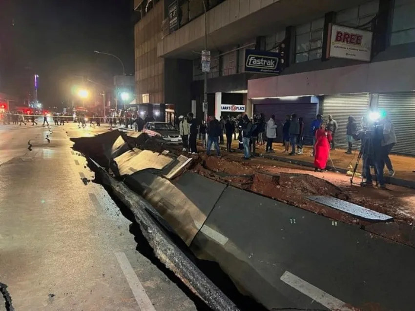 Se creó un hoyo plena avenida