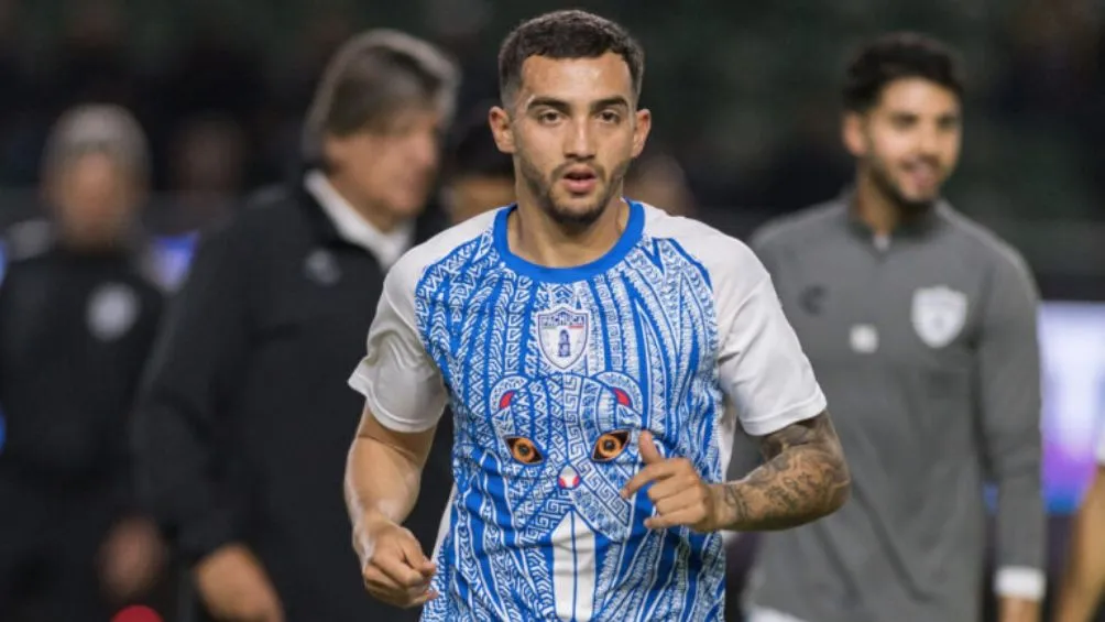 Chávez en un calentamiento con Pachuca