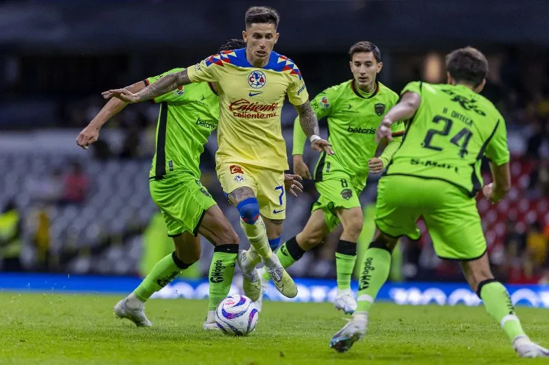 Rodríguez enfrentando al FC Juárez