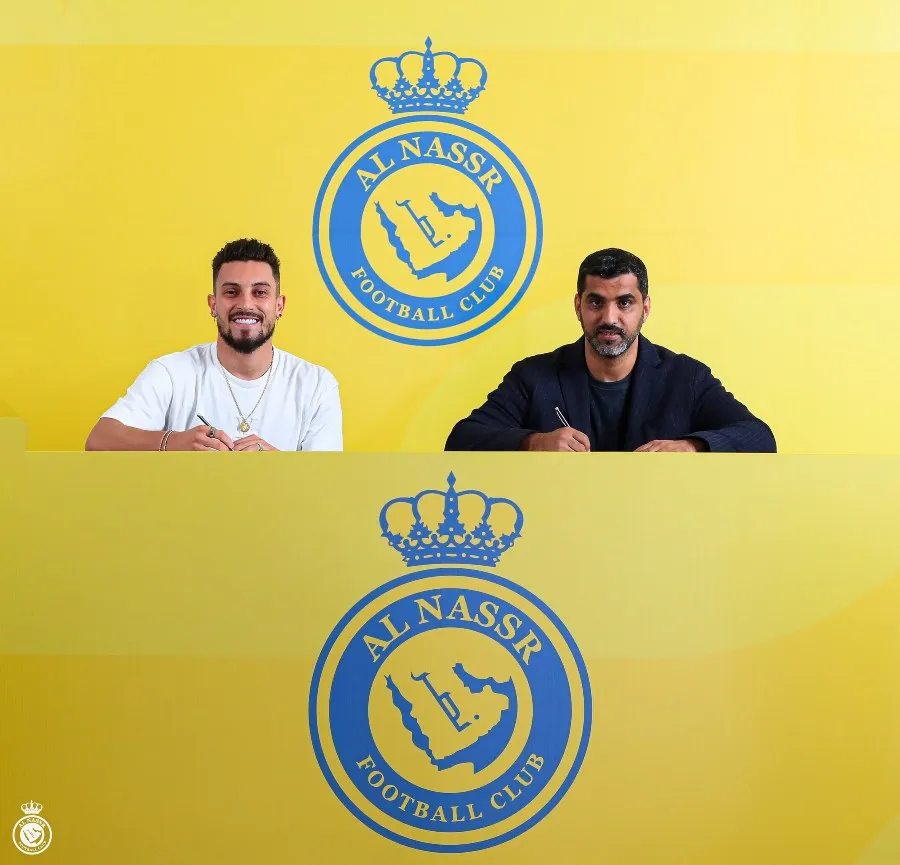 Alex Telles firmó contrato hasta 2025