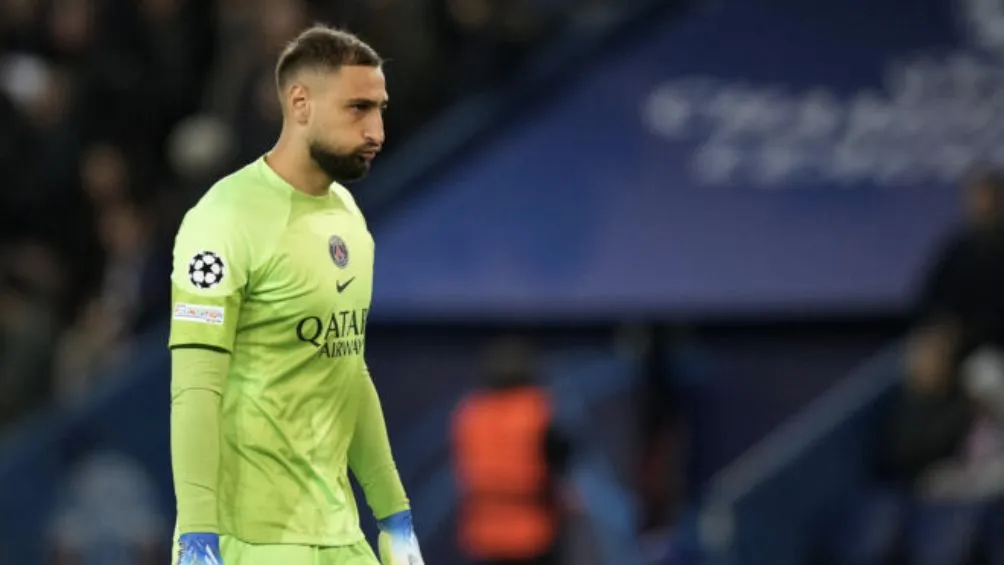 Gigio durante un encuentro con el PSG