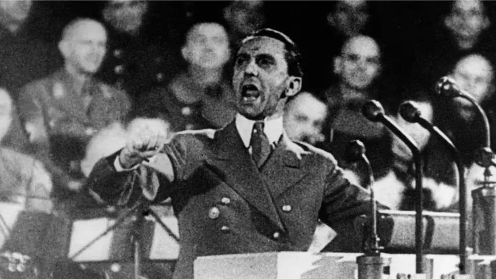 Joseph Goebbels durante un discurso en la Alemania Nazi
