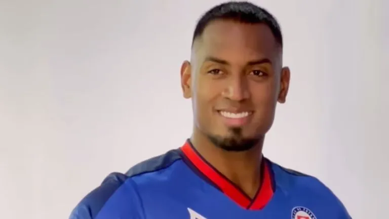 Ditta ya debutó con la Máquina