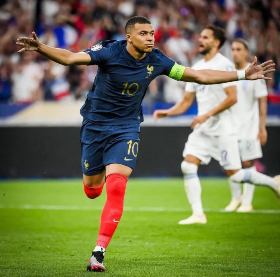 Mbappé con Francia en el Stade de France