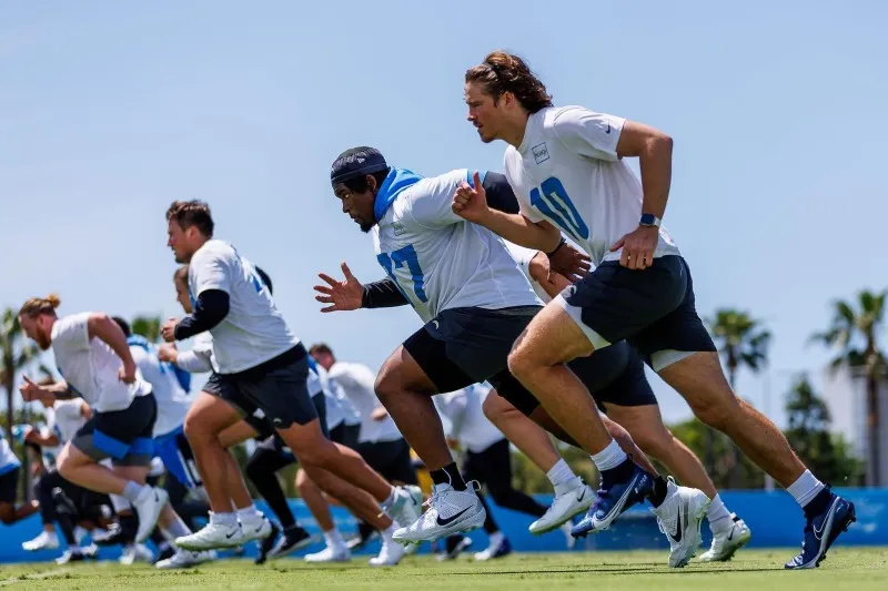 INSTAGRAM @justinherbert Herbert entrenando con los Chargers