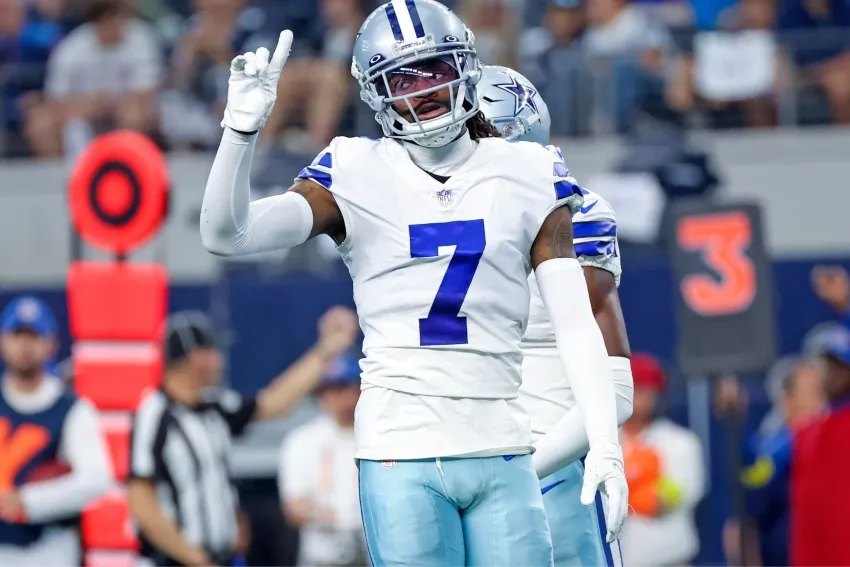 TWITTER: @NFL_DovKleiman Trevon Diggs