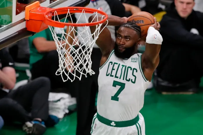 Jaylen Brown en un partido con Celtics