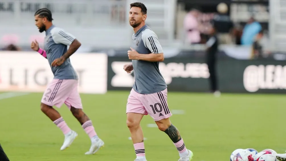 AP Messi vivió su primer juego como titular