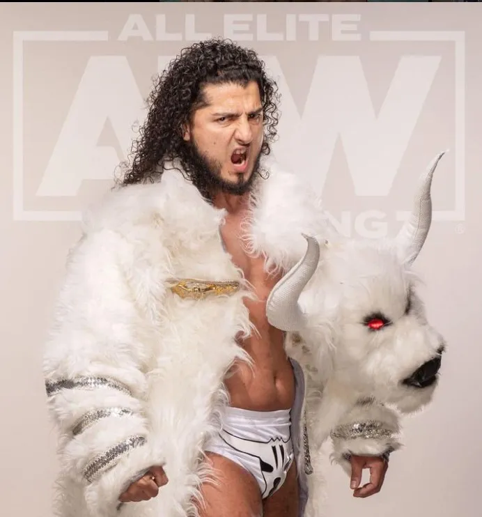 Rush firmó contrato con AEW