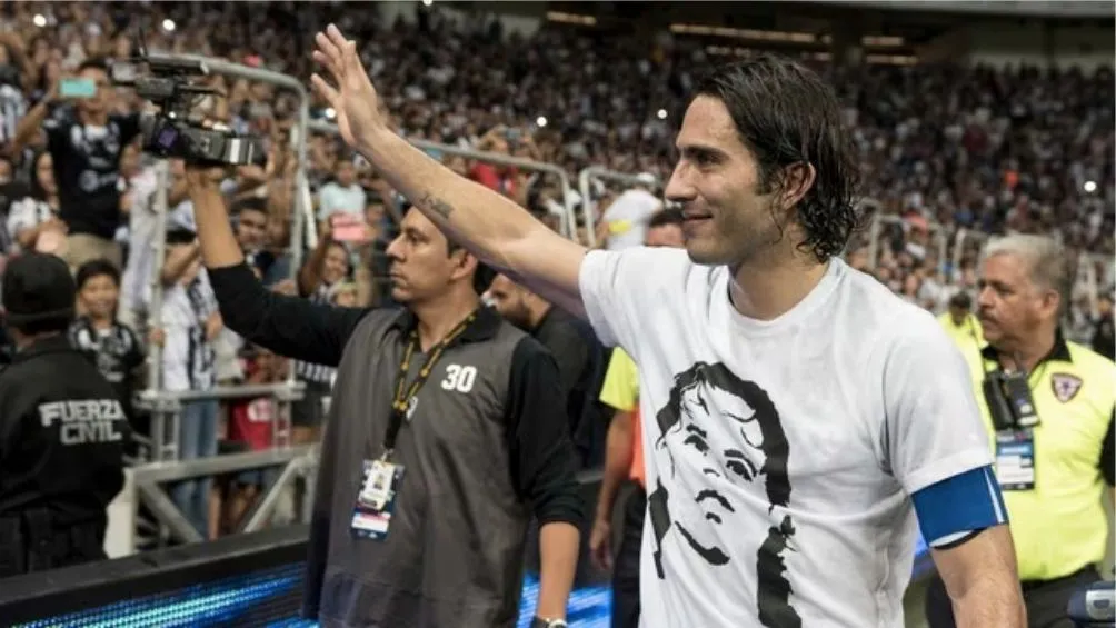 Aldo de Nigris en su despedida en el Gigante de Acero