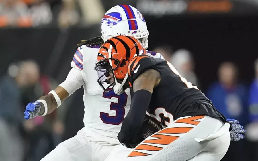 Damar choca con Tee Higgins