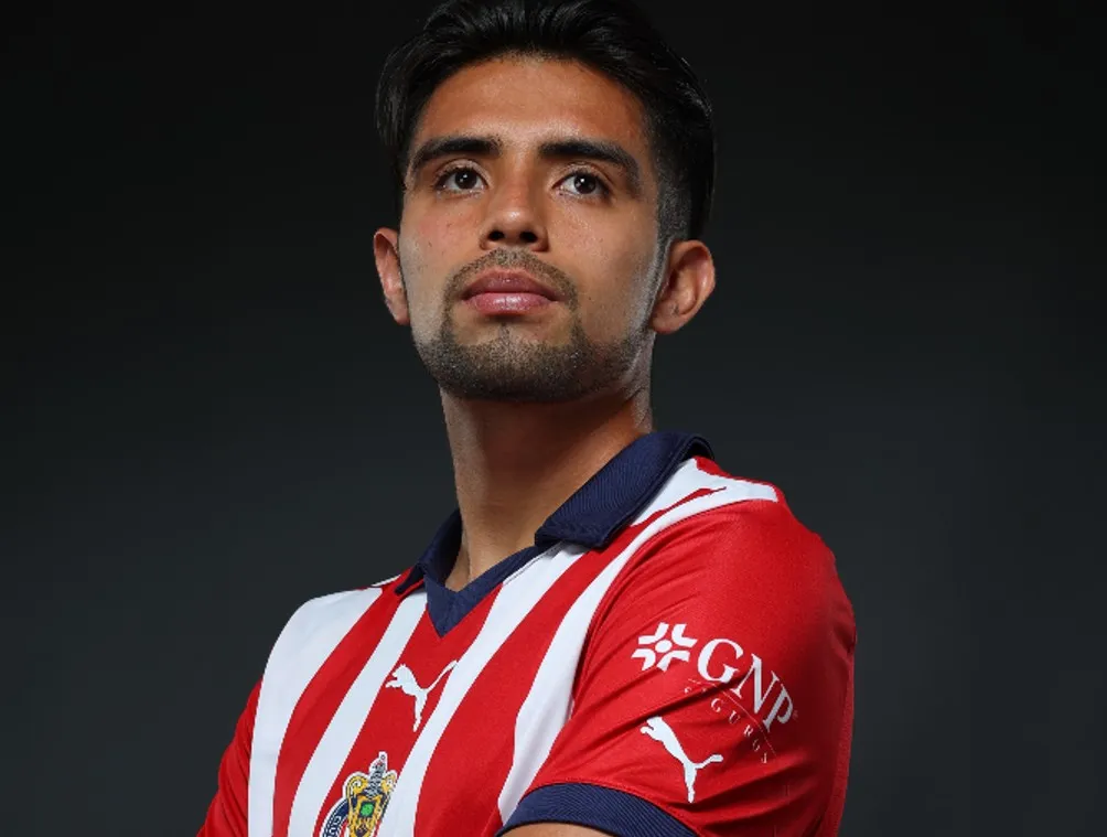 Ricardo Marín se rompiéndola en Chivas