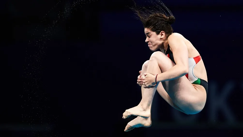 Alejandra Orozco durante un clavado