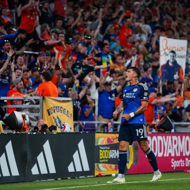 Brandon Vázquez anotando su gol con el FC Cincinnati