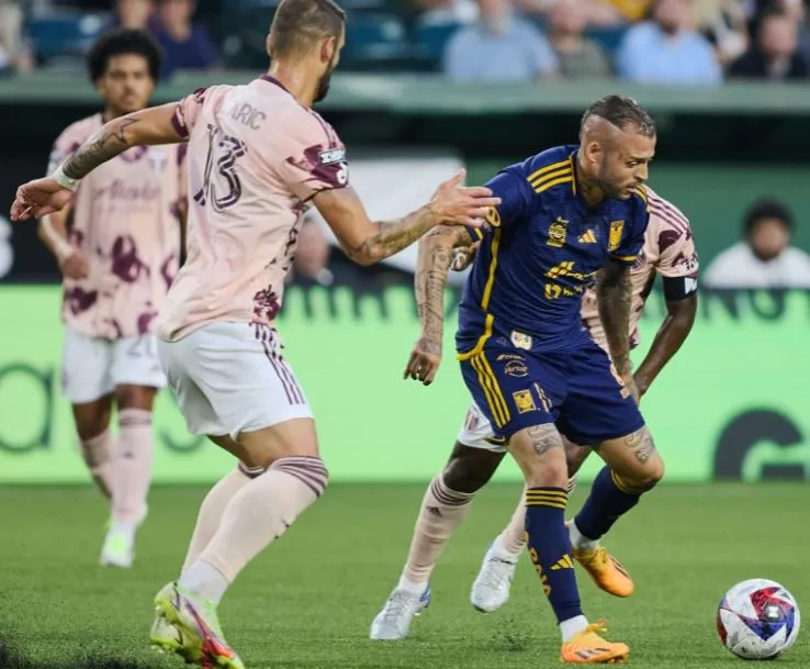 Portland cierra los espacios al rival