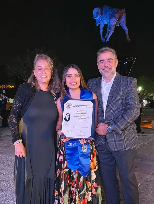 Sus padres viajaron a Alemania.