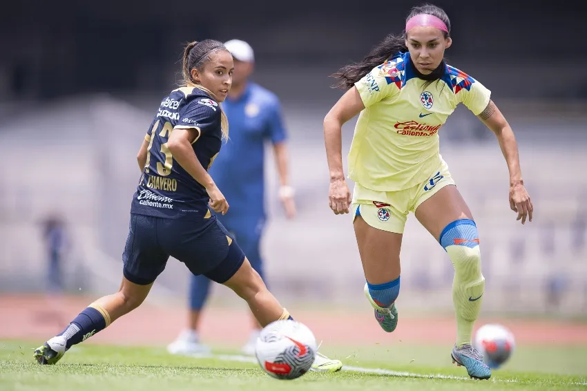 MEXSPORT Chavero en un partido de Pumas