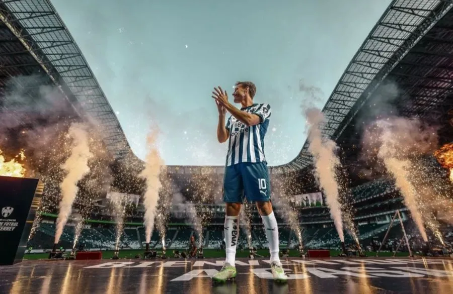 Canales en su presentación con Rayados