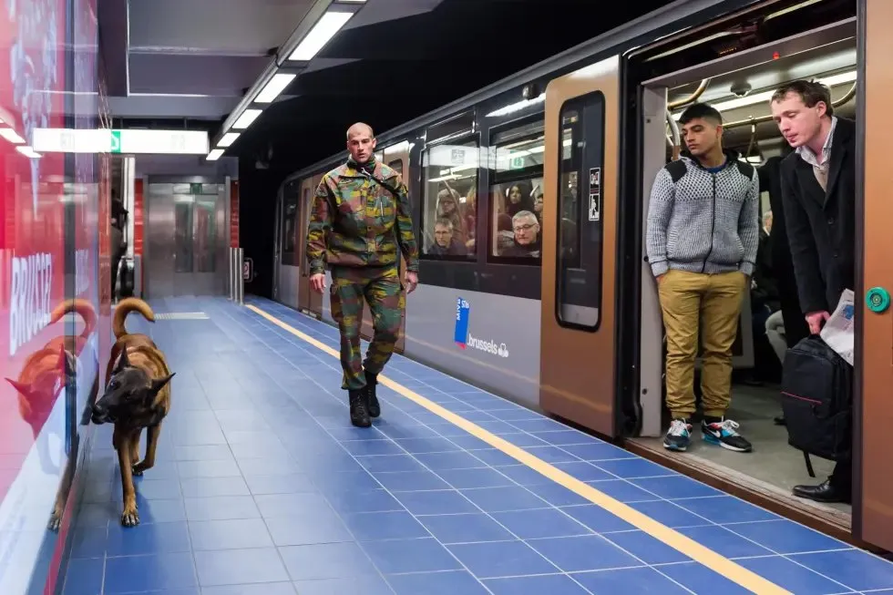 AP Metro de Maelbeek en Brucelas, Bélgica