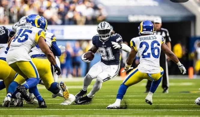 Ezekiel Elliott durante un partido con Cowboys
