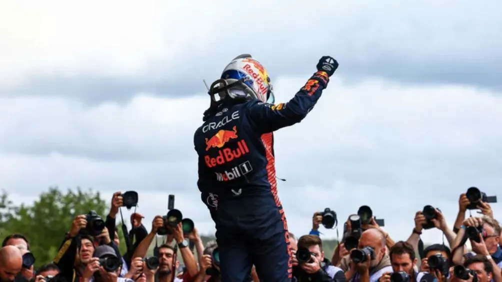 Verstappen celebrando su victoria Béglica