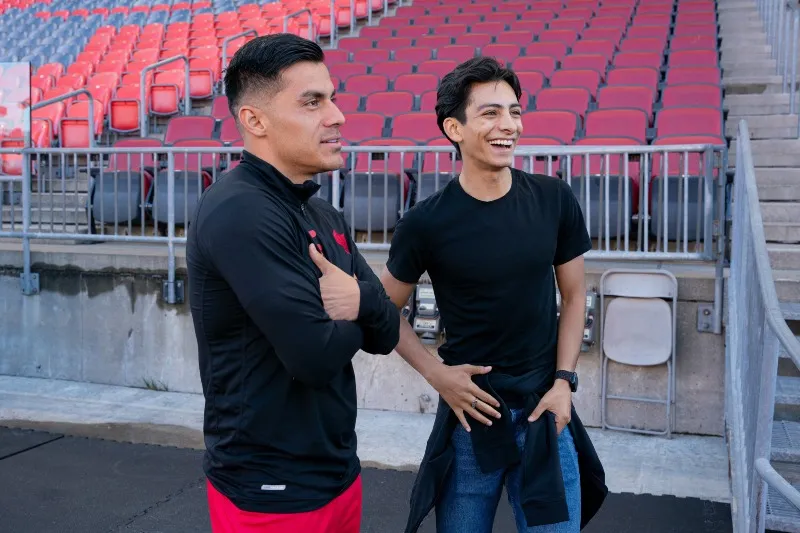 Donovan conviviendo con el Atlas