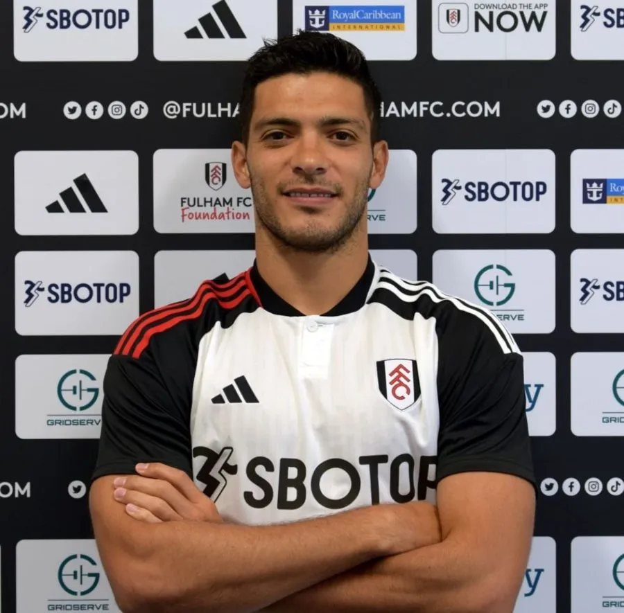 INSTAGRAM: @fulhamfc Jiménez estrenó su dorsal 7